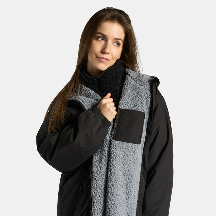 Adults Water Resistant Sherpa Drying Robe - Black/Grey
🇬🇧
