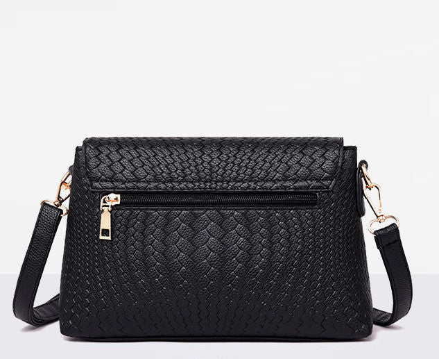 CL1372 - Simple Black Messenger Bag