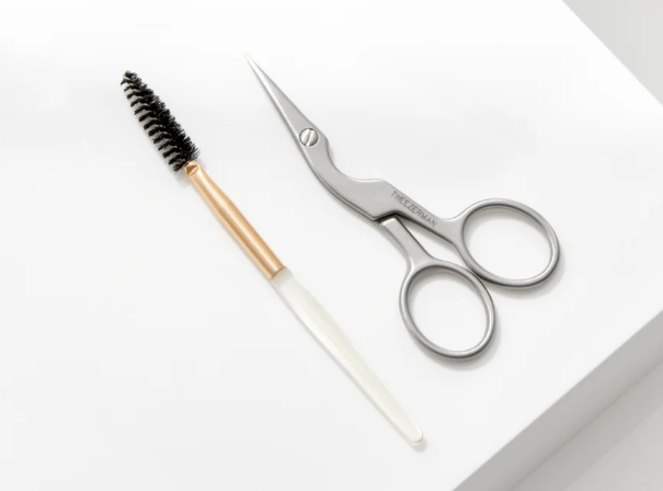 Studio-Brow Shape Scissors & Brush
