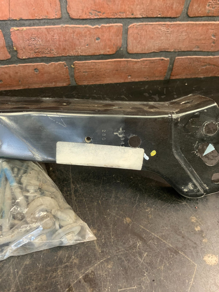 2012-2018 Jeep Grand Cherokee IV WW2 Bracket Right Brace Lock Carrier 149427