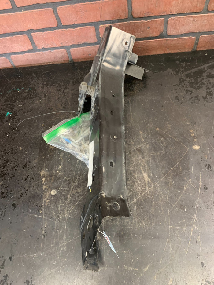 2012-2018 Jeep Grand Cherokee IV WW2 Bracket Right Brace Lock Carrier 149427