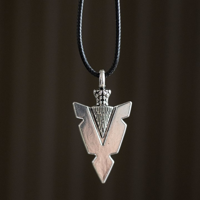 Arrowhead of Strength Viking Cord Necklace 🇬🇧