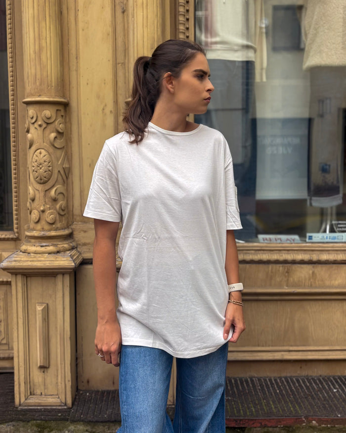 DÁMSKÉ OVERSIZED TRIČKO REPLAY S KAPSIČKOU NA RUKÁVU