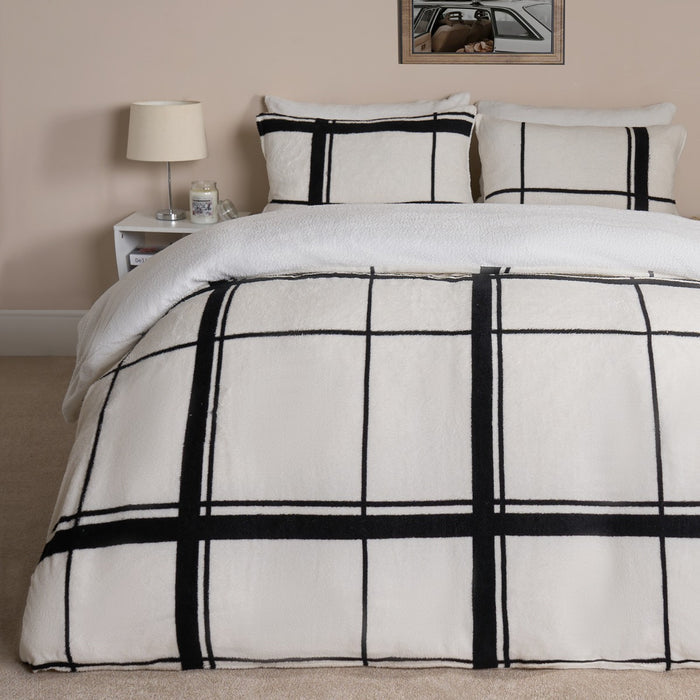 Oakley Grid Teddy Duvet Cover Set - Natural/Black 🇬🇧