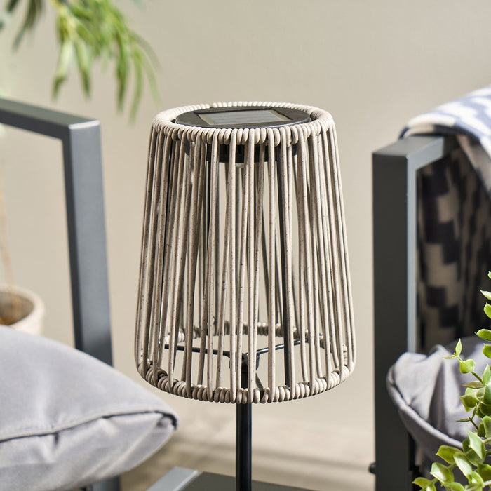 Solar Rattan Table Lamp 🇬🇧