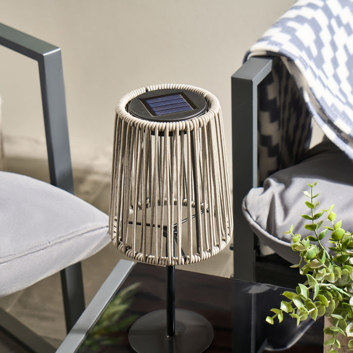 Solar Rattan Table Lamp 🇬🇧
