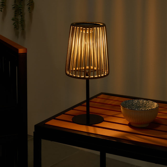 Solar Rattan Table Lamp 🇬🇧