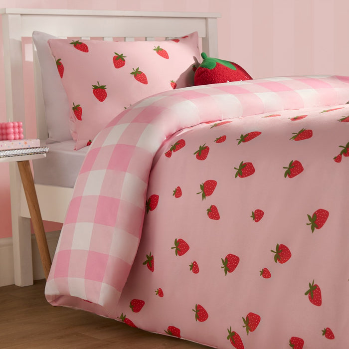 Strawberry Gingham Print Reversible Duvet Set - Pink 🇬🇧