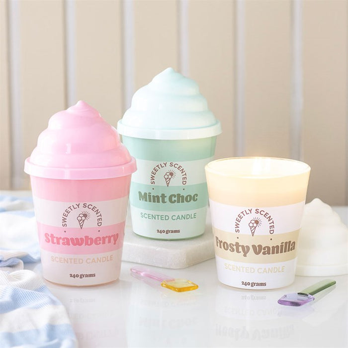 Strawberry Ice Cream Scented Candle 🇬🇧