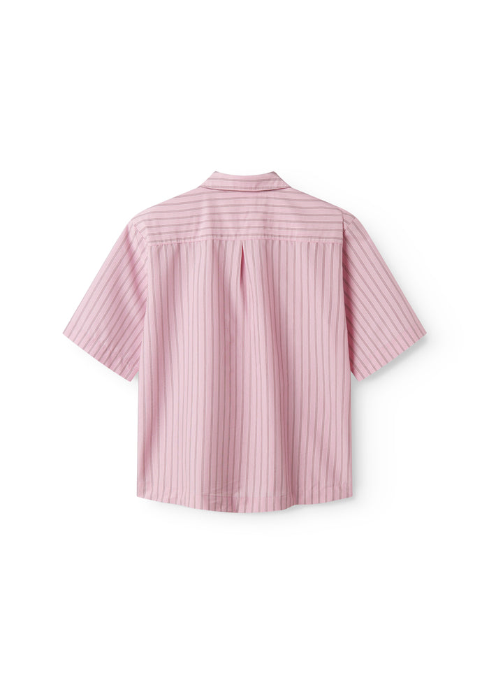 Red short-sleeved shirt for women with fine stripes, classic collar, breast pockets, and front button closure.