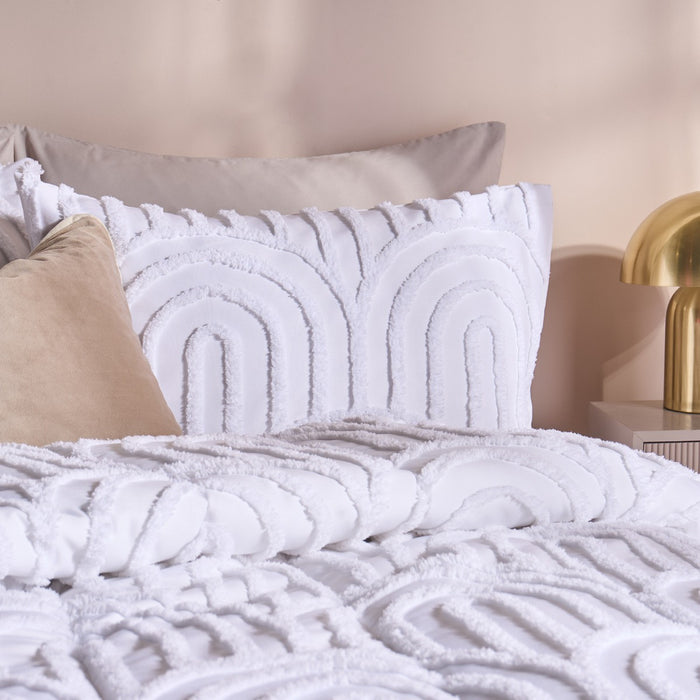 Tufted Arches Quilted Coverless 7.5 Tog Duvet Set - White 🇬🇧